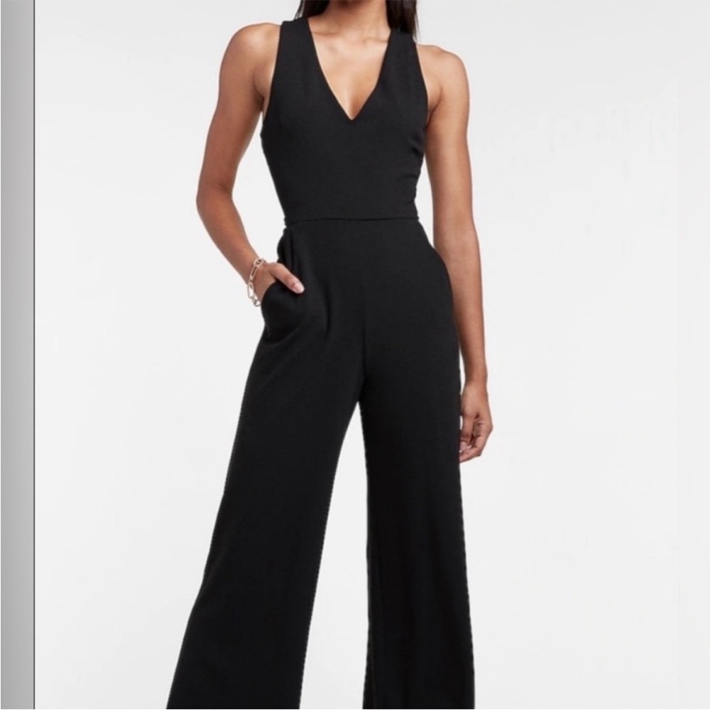 Express women’s black v-neck halter style wide leg trouser jumpsuit size large